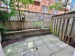 BACKYARD PATIO TERRACE - 