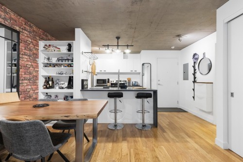 Salle à manger - 214-4100 Av. Benny, Montréal (Côte-Des-Neiges/Notre-Dame-De-Grâce), QC 