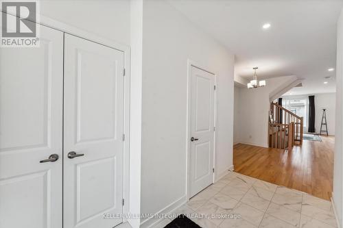 330 MAKOBE LANE , Ottawa, Ontario K4M 0M1 2
