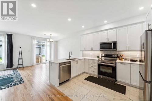 330 MAKOBE LANE , Ottawa, Ontario K4M 0M1 5