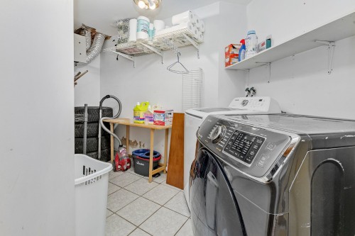 Salle de lavage - 172  - 176 Rue Josée, Saint-Jérôme, QC 