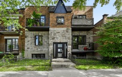 6535 Rue Chabot  Montréal (Rosemont/La Petite-Patrie), QC H2G 2T4