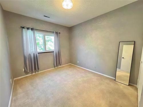 202-256 Greenway Cr, Winnipeg, MB 