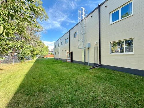 202-256 Greenway Cr, Winnipeg, MB 