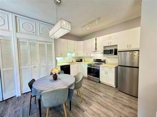 202-256 Greenway Cr, Winnipeg, MB 