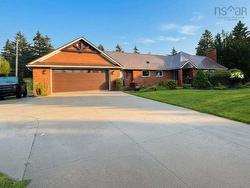 411 Mountain Road  New Glasgow, NS B2H 3X4