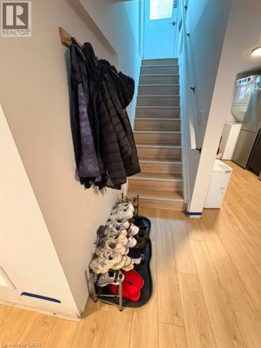 565 MOHAWK Road W Unit# Basement , Hamilton, Ontario L9C 1X5 2
