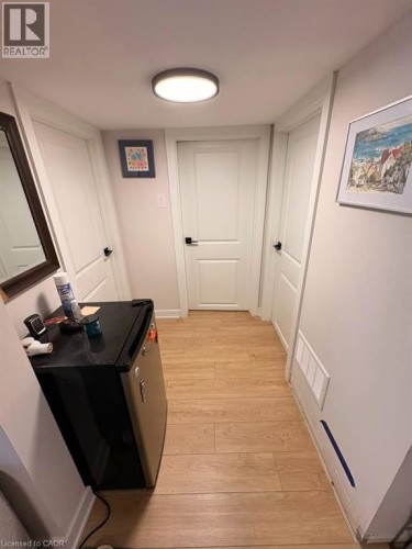 565 MOHAWK Road W Unit# Basement , Hamilton, Ontario L9C 1X5 4