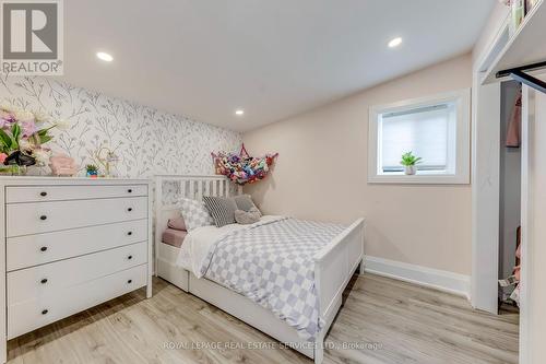 6 Rembe Avenue, Hamilton, ON 
