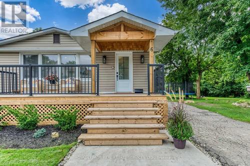 6 Rembe Avenue, Hamilton, ON 