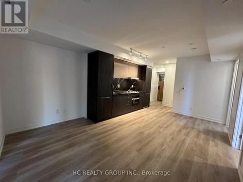 608 - 771 YONGE STREET , Toronto, Ontario M4W 0B8 4