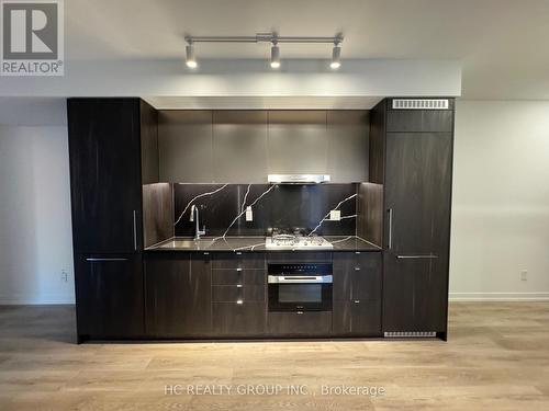608 - 771 YONGE STREET , Toronto, Ontario M4W 0B8 5
