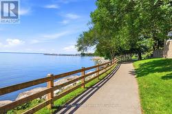 5 - 2120 MARINE DRIVE  Oakville (Br Bronte), ON L6L 1B7