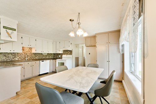 Dining Room - 146 Rue Therrien, Saint-François-Xavier-De-Brompton, QC 