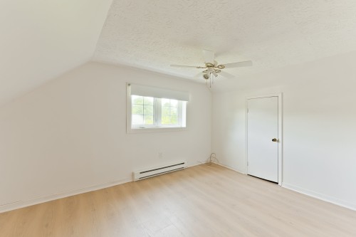 Bedroom - 146 Rue Therrien, Saint-François-Xavier-De-Brompton, QC 