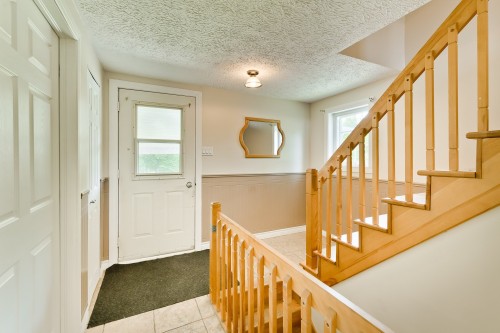 Mud Room - 146 Rue Therrien, Saint-François-Xavier-De-Brompton, QC 