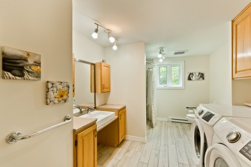 Bathroom - 146 Rue Therrien, Saint-François-Xavier-De-Brompton, QC 