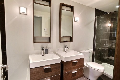 Salle de bains attenante à la CCP - 111-905 Av. Plymouth, Mont-Royal, QC 