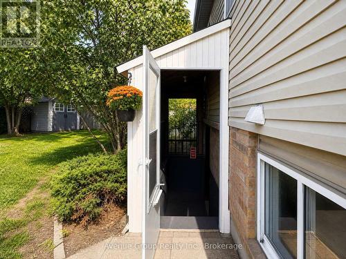 LOWER - 54 LEGGOTT AVENUE , Barrie, Ontario L4N 8A9 2