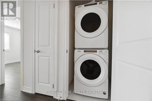 8 - 40 ZINFANDEL DRIVE , Hamilton (Fruitland), Ontario L8E 0L1 3