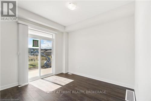 8 - 40 ZINFANDEL DRIVE , Hamilton (Fruitland), Ontario L8E 0L1 4