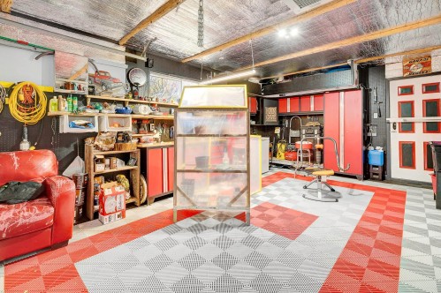 Garage - 18 Rue Des Colibris, Saint-Sauveur, QC 