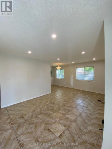 4 - 897 STONE CHURCH ROAD E , Hamilton, Ontario L8W 1B2 2