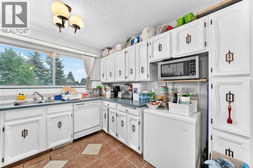 3219 Palliser Drive Sw, Calgary, AB 