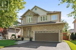87 NEWCOMBE ROAD N  Hamilton, ON L9H 0A6