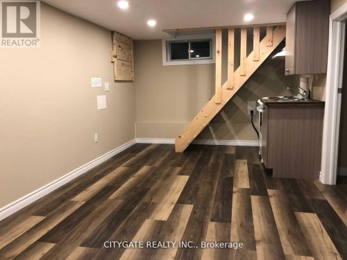 7 MILTON HEIGHTS CRESCENT , Milton, Ontario L9T 2W7 3