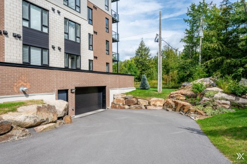Garage - 106-1320 Rue Custine, Saint-Jérôme, QC 
