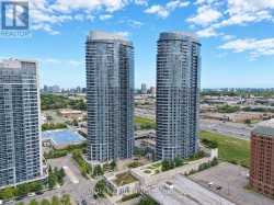 3017 - 135 VILLAGE GREEN SQUARE  Toronto, ON M1S 0G4