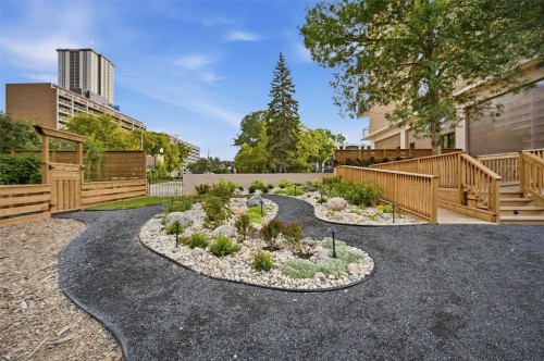 207 99 Wellington Crescent, Winnipeg, MB 
