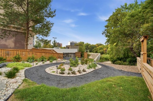 207 99 Wellington Crescent, Winnipeg, MB 
