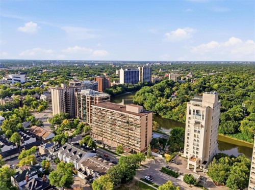 207 99 Wellington Crescent, Winnipeg, MB 