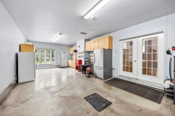 Garage - 
