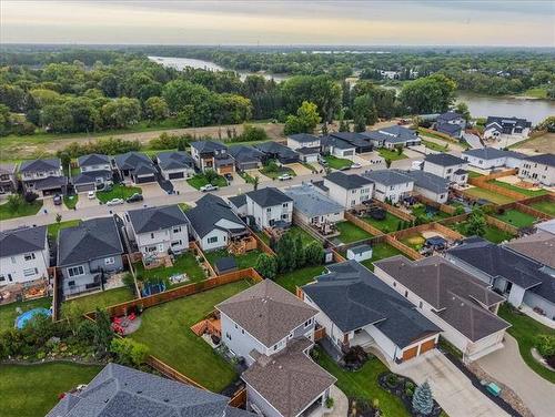367 River Trail Dr, West St Paul, MB 