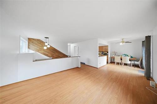 124 Leahcrest Cr, Winnipeg, MB 