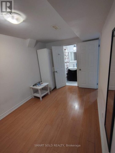 LOWER 66 BELLEVUE AVENUE , Toronto, Ontario M5T 2N4 5