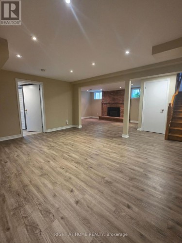 250 HEMLOCK DRIVE , Whitchurch-Stouffville, Ontario L4A 5A5 2