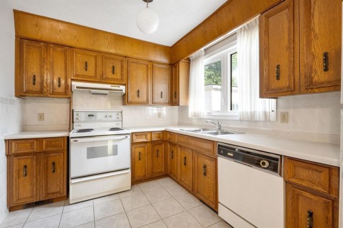 69 Piney Crescent, Winnipeg, MB 