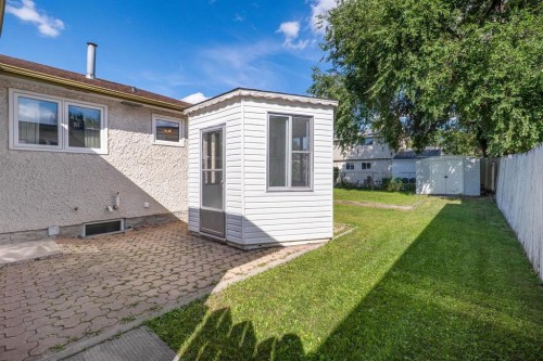 69 Piney Crescent, Winnipeg, MB 