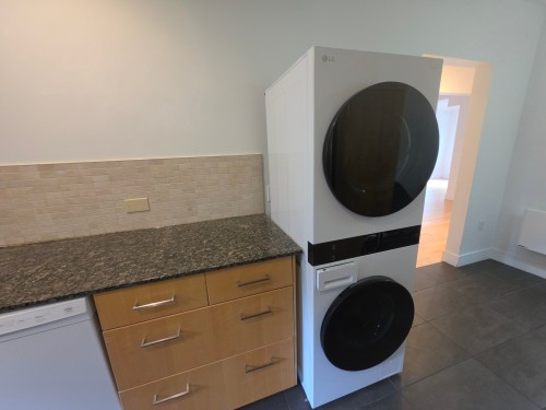Laundry - 5152 Av. Coolbrook, Montréal (Côte-Des-Neiges/Notre-Dame-De-Grâce), QC 