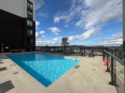 Pool - 1018-7227 Boul. Newman, Montréal (Lasalle), QC 
