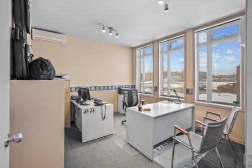 Bureau - 2595 Boul. Industriel, Chambly, QC 