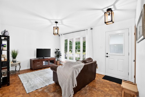 Living Room - 584 Rue Lalande, Joliette, QC 