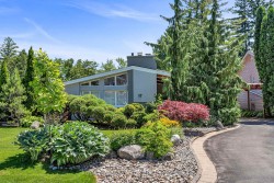 17 Kestell Lane  Toronto, ON M3A 2Z2