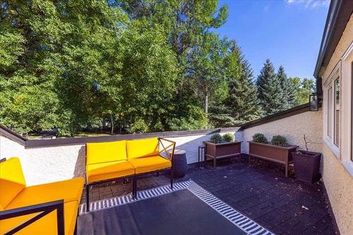 796 Elmhurst Rd, Winnipeg, MB 