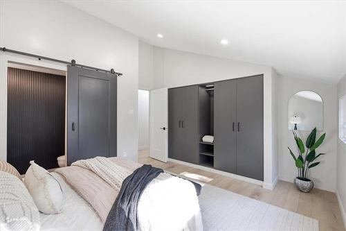 796 Elmhurst Rd, Winnipeg, MB 