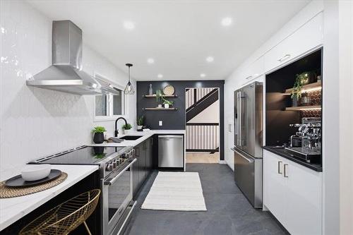 796 Elmhurst Rd, Winnipeg, MB 